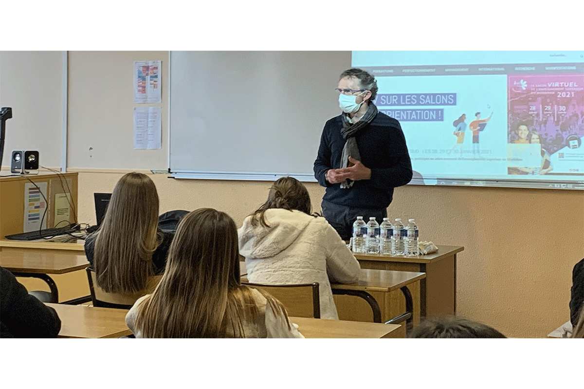 Un forum sur les métiers sanitaire et social au lycée Saint-Joseph