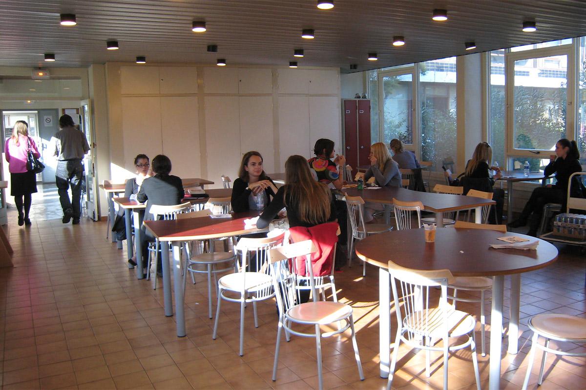 CROUS salle de réfectoire