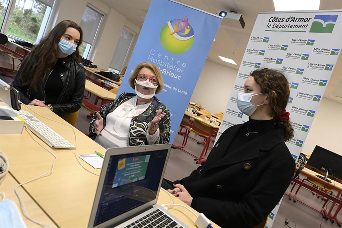 Former les soignants sur le territoire, un enjeu pour la démographie médicale