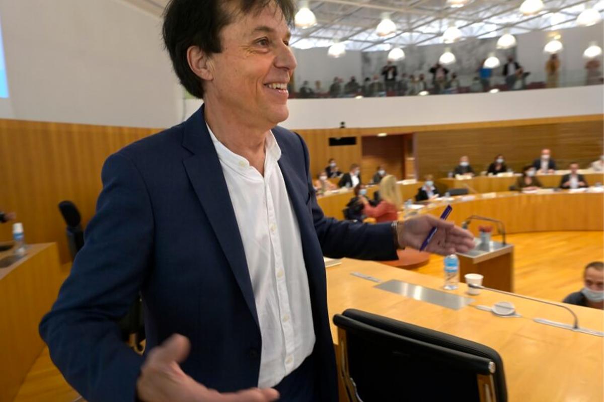 Christian Coail, conseiller départemental de Callac (union de la gauche), a été élu président du Département par 38 voix contre 16 voix pour Romain Boutron, conseiller départemental de Loudéac (centre et droite)