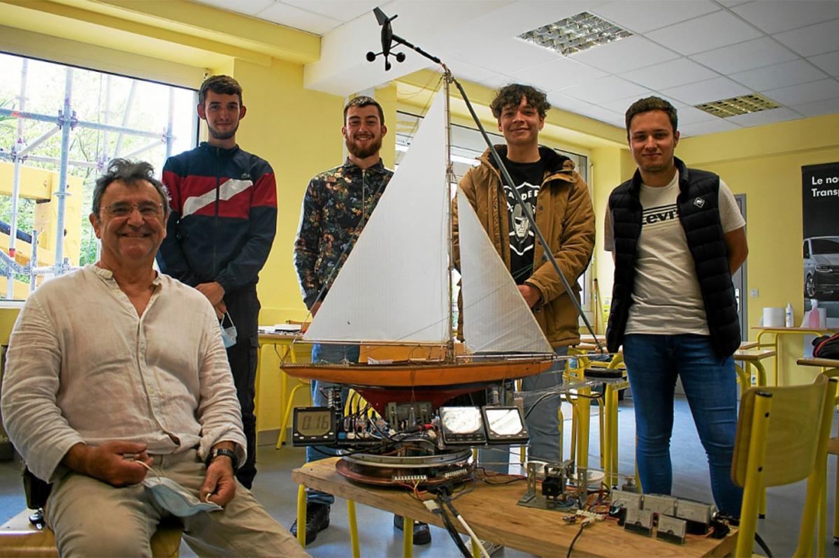 Un professeur de technologie met au point un simulateur nautique