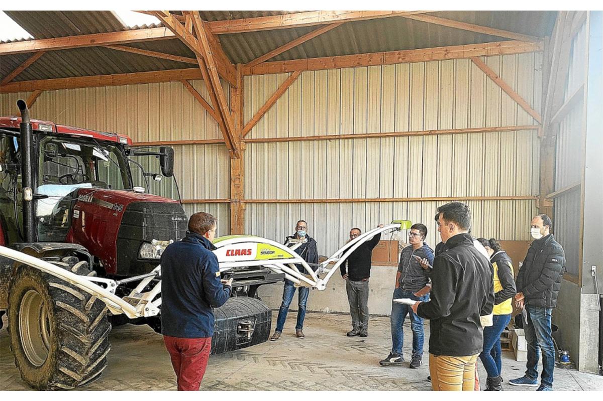 Des élèves de la Maison familiale rurale de Loudéac découvrent les nouvelles technologies agricoles