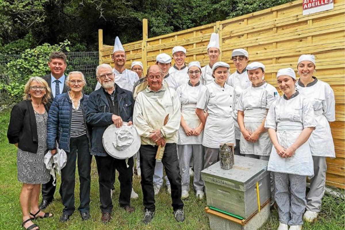 Saint-Quay-Portrieux : les abeilles noires font leur entrée au lycée professionnel de La Closerie