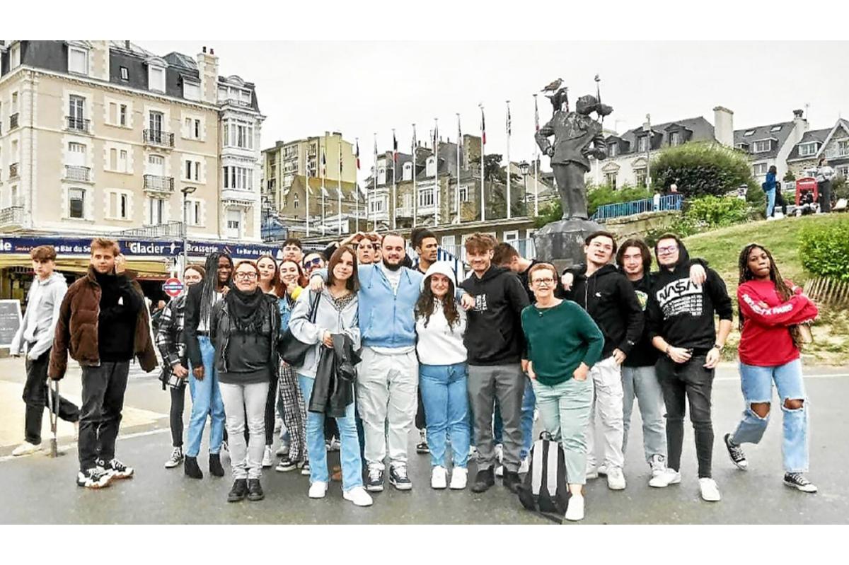 Loudéac : les BTS de Saint-Joseph sur les pas des Britanniques à Dinard