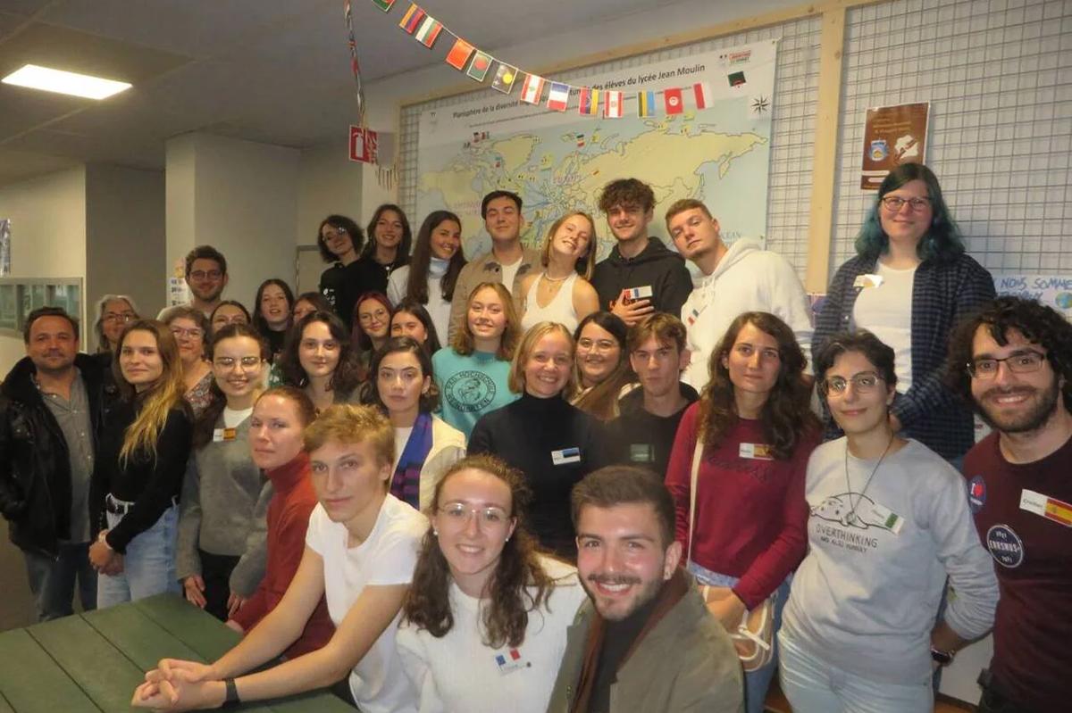 Erasmus days : les lycéens de Jean-Moulin rencontrent de jeunes volontaires européens