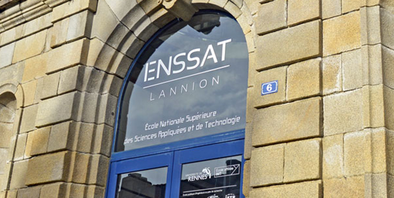 Entrée de l'école d'ingénieur l'ENSSAT