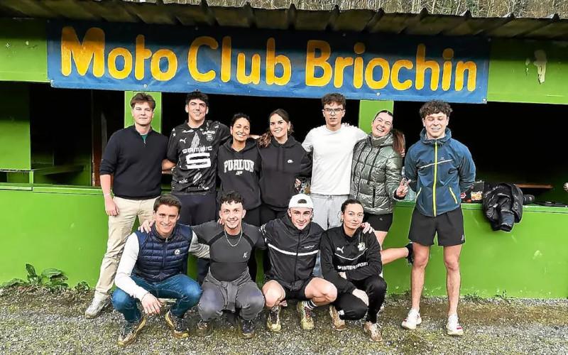 Groupe d&#039;étudiants de L&#039;iut de Saint-Brieuc